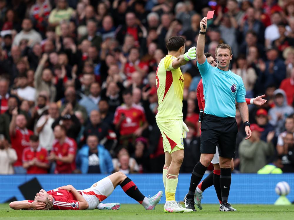 邮报：热刺冬窗将关注DV9，也可能引进世界级门将提升实力